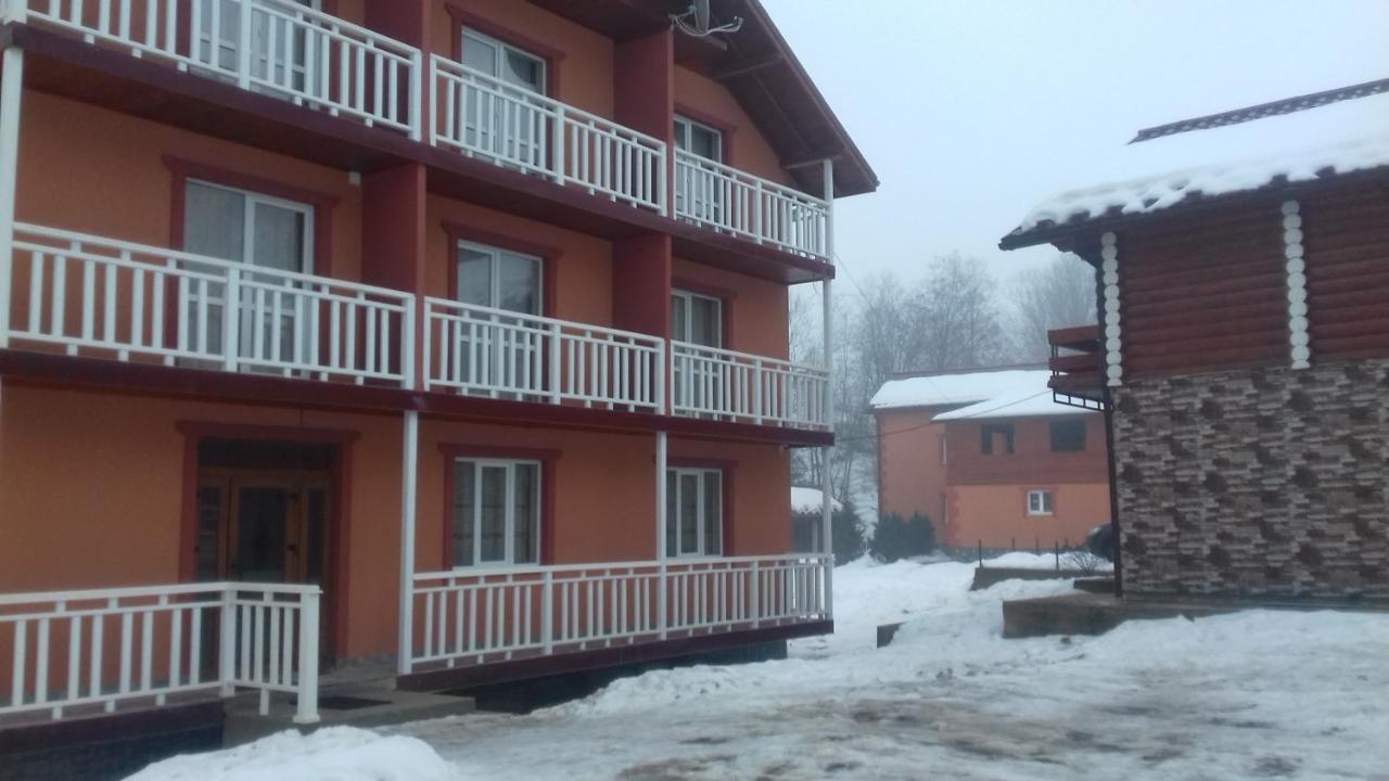 Kreitser Hotel Mezőhát Kültér fotó